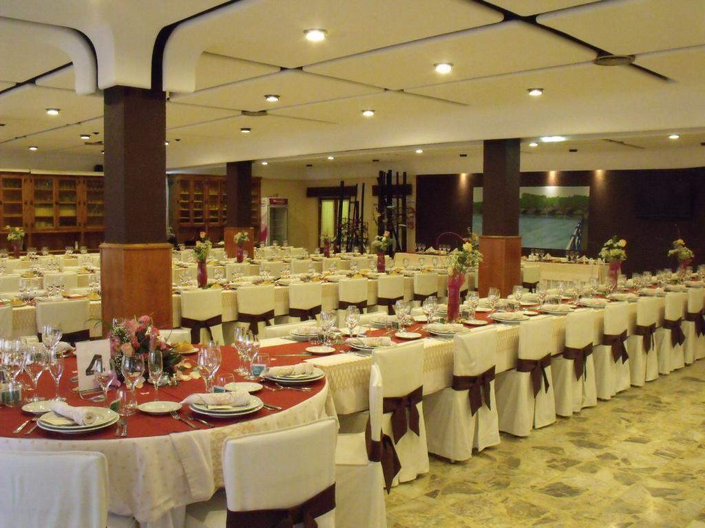 Hostal Salones Victoria Santa Marina del Rey ภายนอก รูปภาพ
