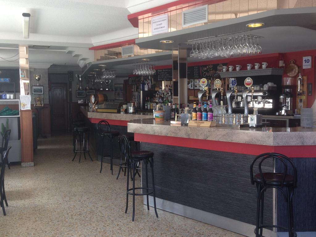 Hostal Salones Victoria Santa Marina del Rey ภายนอก รูปภาพ